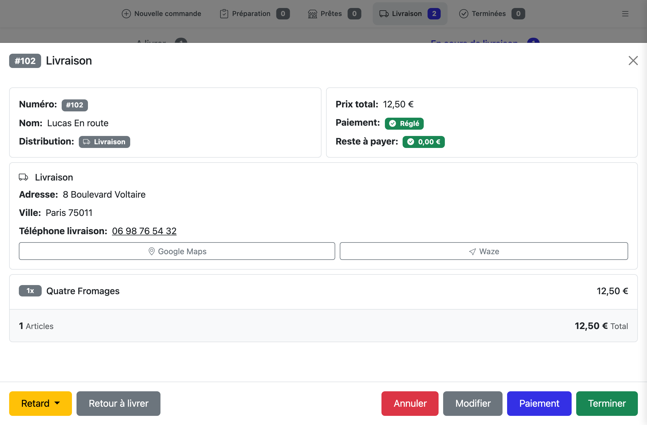 Volet d'une commande en cours de livraison : adresse, liens carte, paiement, bouton Terminer